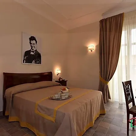 B&B Dimora Conte Di Ruvo 4*
