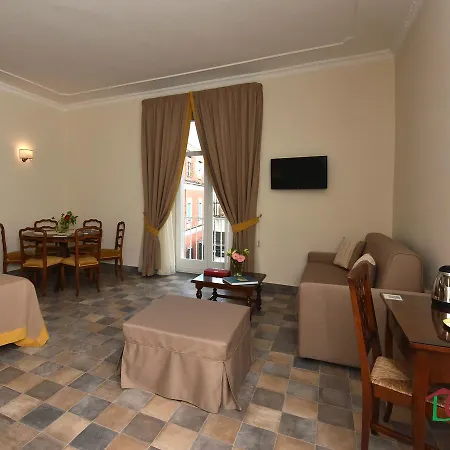 Dimora Conte Di Ruvo 4* Neapol